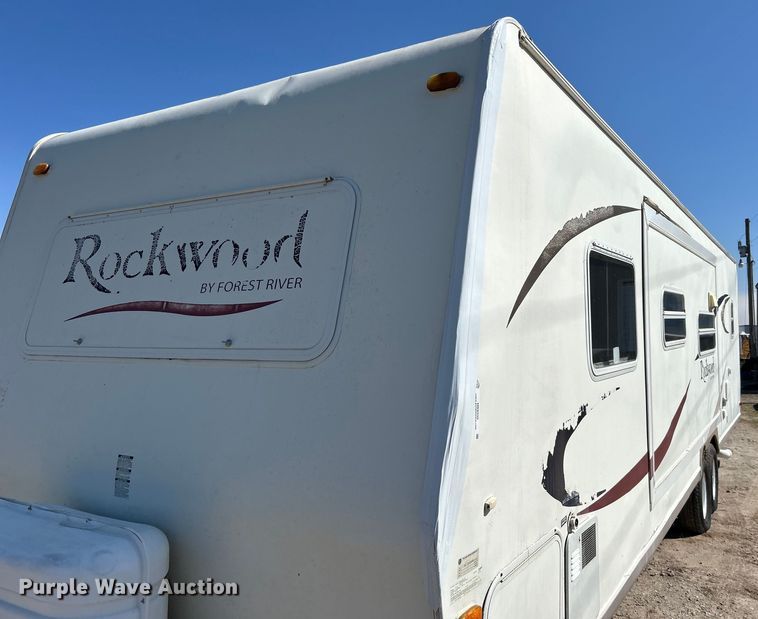 image for item NB9335 2006 Forest River Rockwood camper