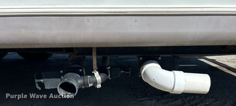 image for item NB9335 2006 Forest River Rockwood camper