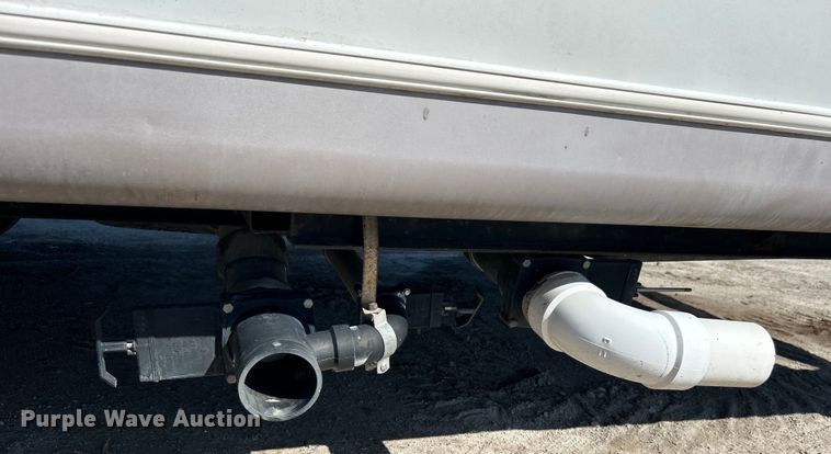 image for item NB9335 2006 Forest River Rockwood camper