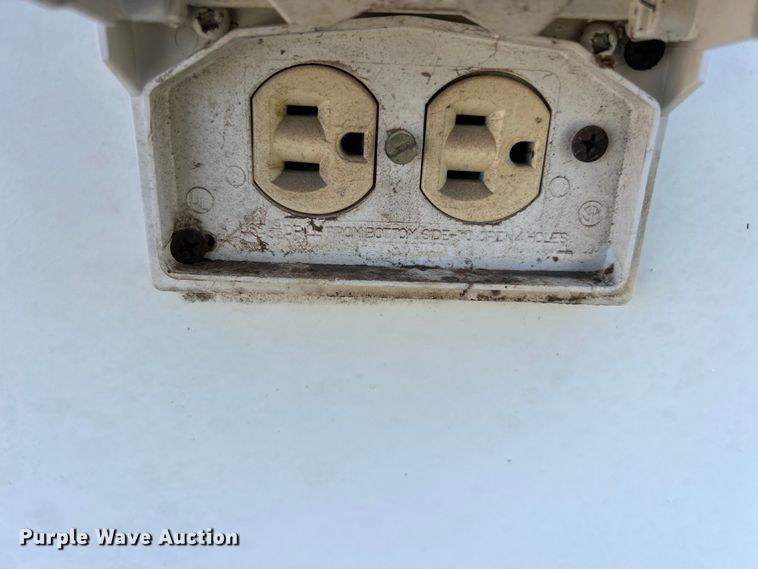 image for item NB9335 2006 Forest River Rockwood camper