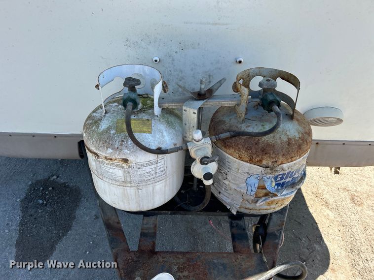 image for item NB9335 2006 Forest River Rockwood camper