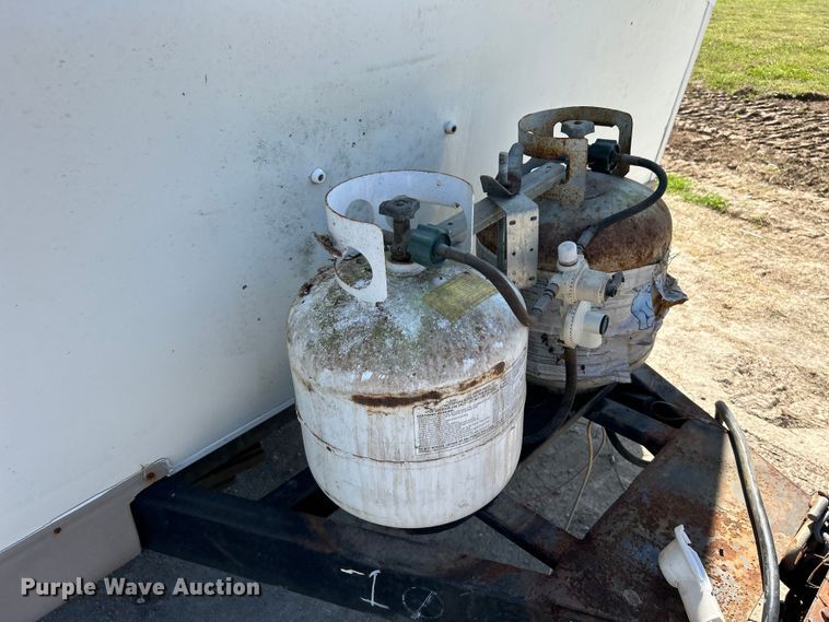 image for item NB9335 2006 Forest River Rockwood camper