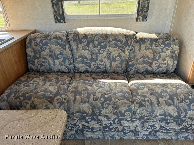 image for item NB9335 2006 Forest River Rockwood camper