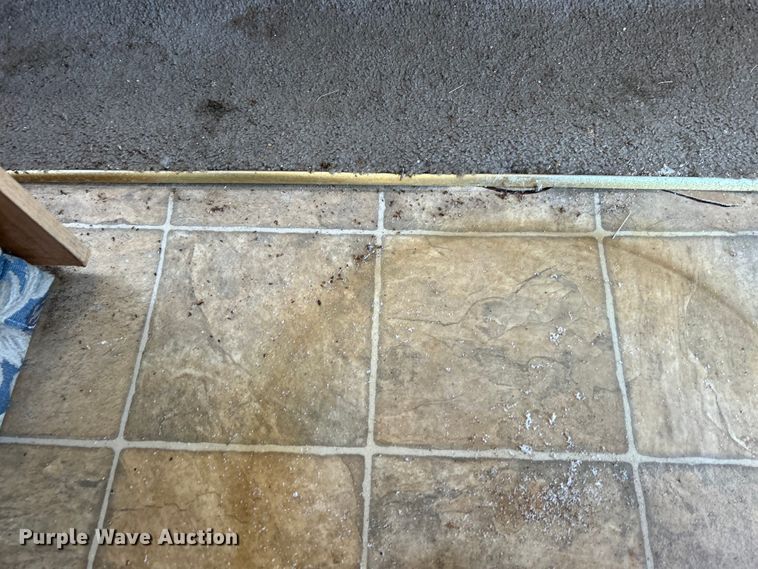 image for item NB9335 2006 Forest River Rockwood camper