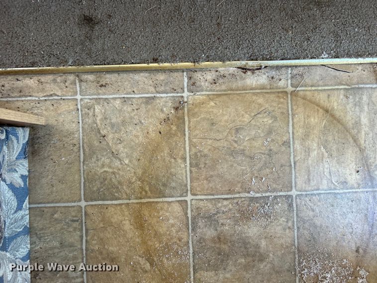 image for item NB9335 2006 Forest River Rockwood camper