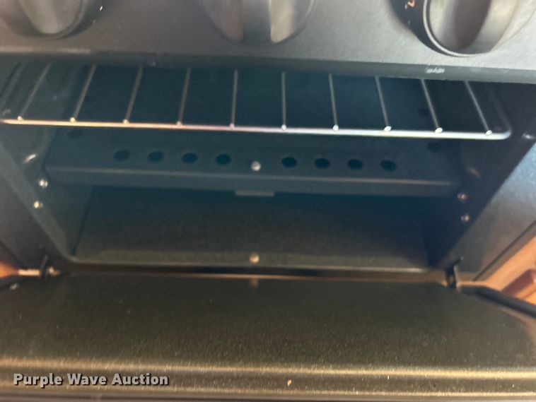 image for item NB9335 2006 Forest River Rockwood camper