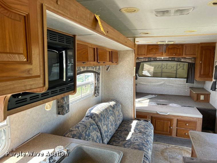 image for item NB9335 2006 Forest River Rockwood camper