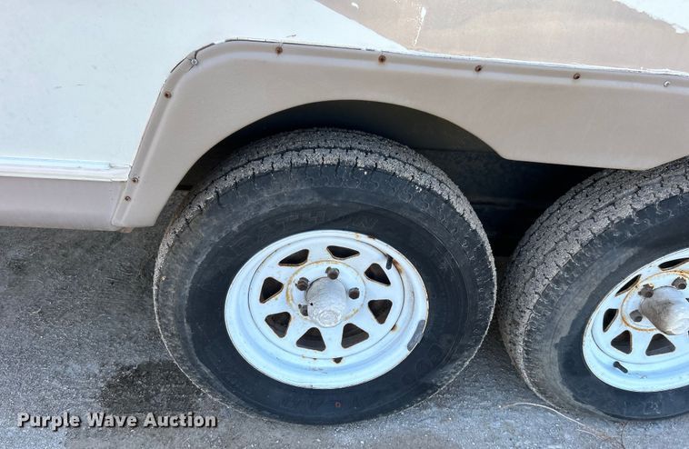 image for item NB9335 2006 Forest River Rockwood camper