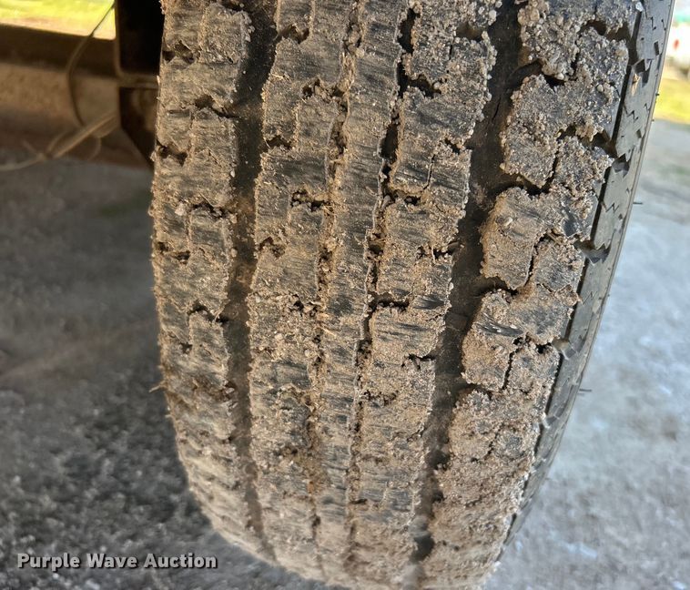 image for item NB9335 2006 Forest River Rockwood camper