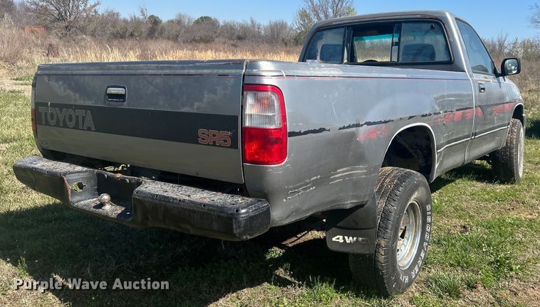 image for item NB9348 1993 Toyota T100 pickup truck
