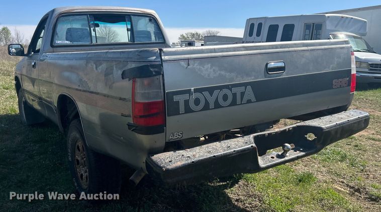 image for item NB9348 1993 Toyota T100 pickup truck