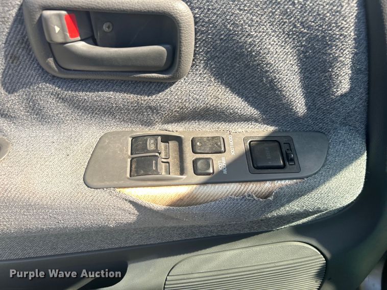 image for item NB9348 1993 Toyota T100 pickup truck