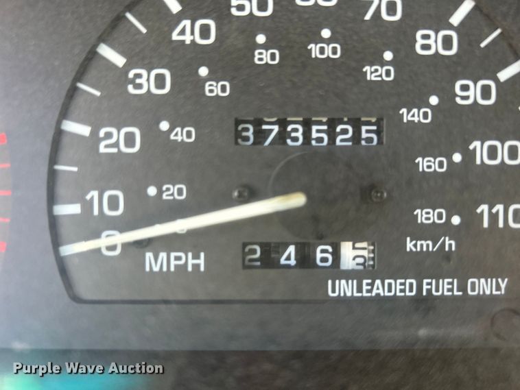 image for item NB9348 1993 Toyota T100 pickup truck