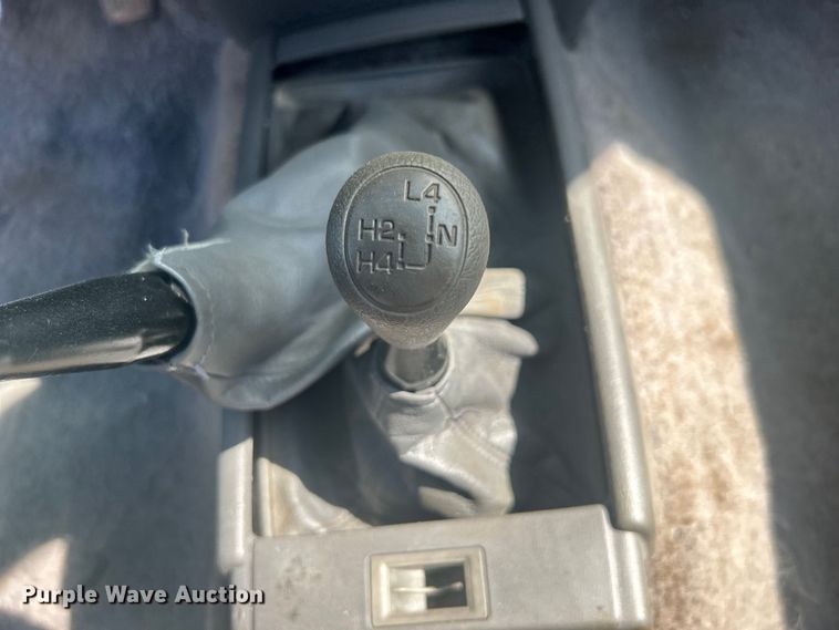 image for item NB9348 1993 Toyota T100 pickup truck