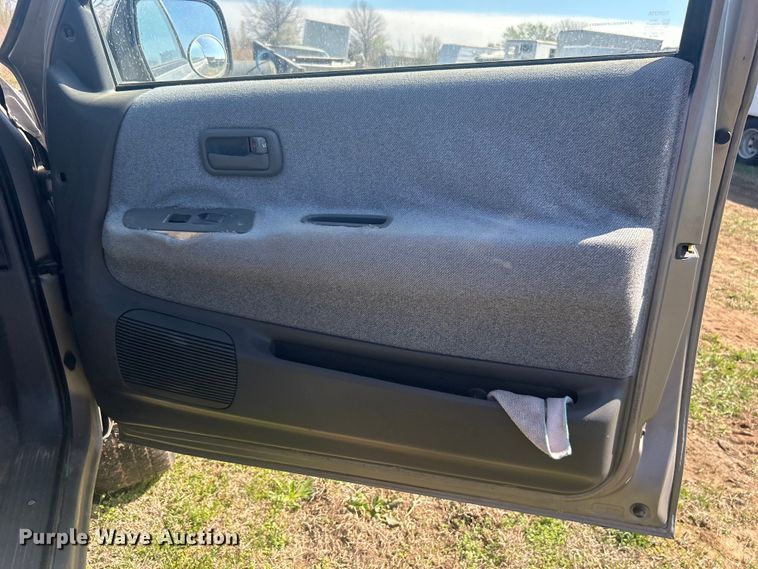 image for item NB9348 1993 Toyota T100 pickup truck