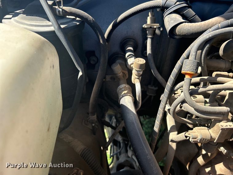 image for item NB9348 1993 Toyota T100 pickup truck