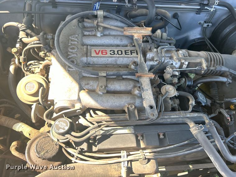 image for item NB9348 1993 Toyota T100 pickup truck