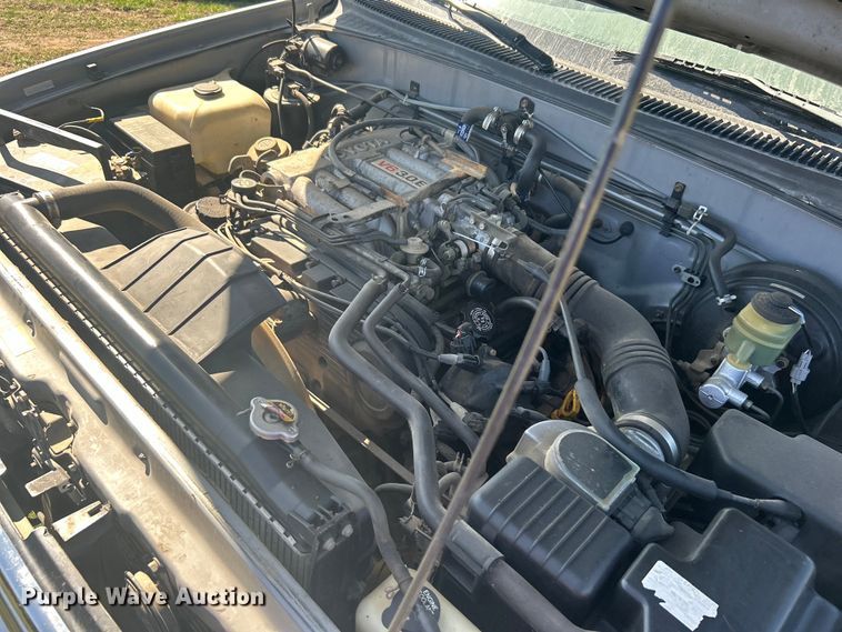 image for item NB9348 1993 Toyota T100 pickup truck