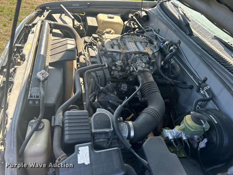 image for item NB9348 1993 Toyota T100 pickup truck