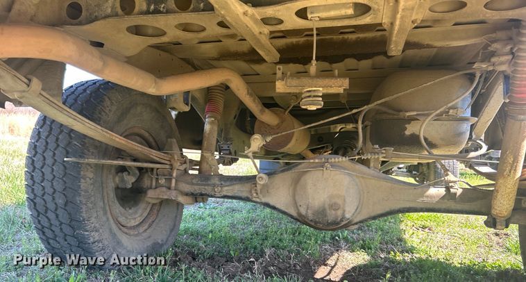 image for item NB9348 1993 Toyota T100 pickup truck