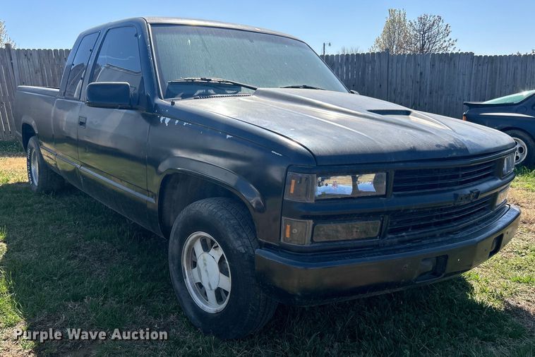 image for item NB9349 1996 Chevrolet C1500 Ext. Cab pickup truck
