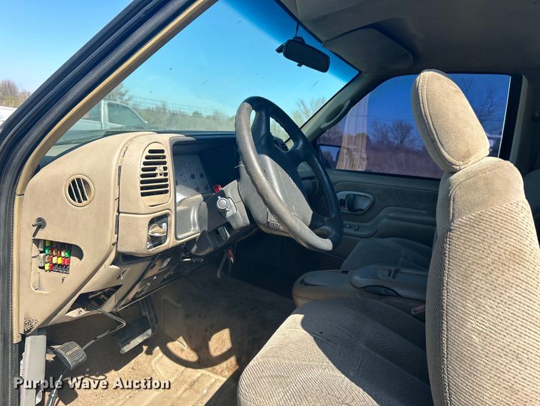 image for item NB9349 1996 Chevrolet C1500 Ext. Cab pickup truck