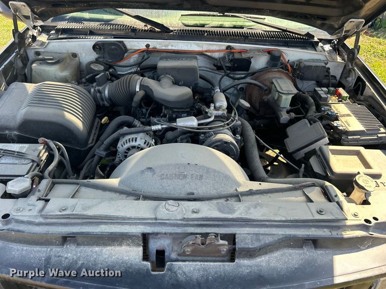 image for item NB9349 1996 Chevrolet C1500 Ext. Cab pickup truck