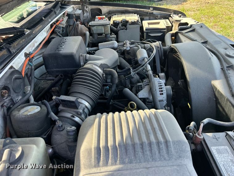 image for item NB9349 1996 Chevrolet C1500 Ext. Cab pickup truck