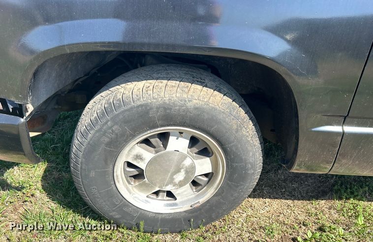 image for item NB9349 1996 Chevrolet C1500 Ext. Cab pickup truck