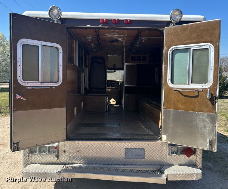 image for item NB9350 1984 Ford E350 delivery truck