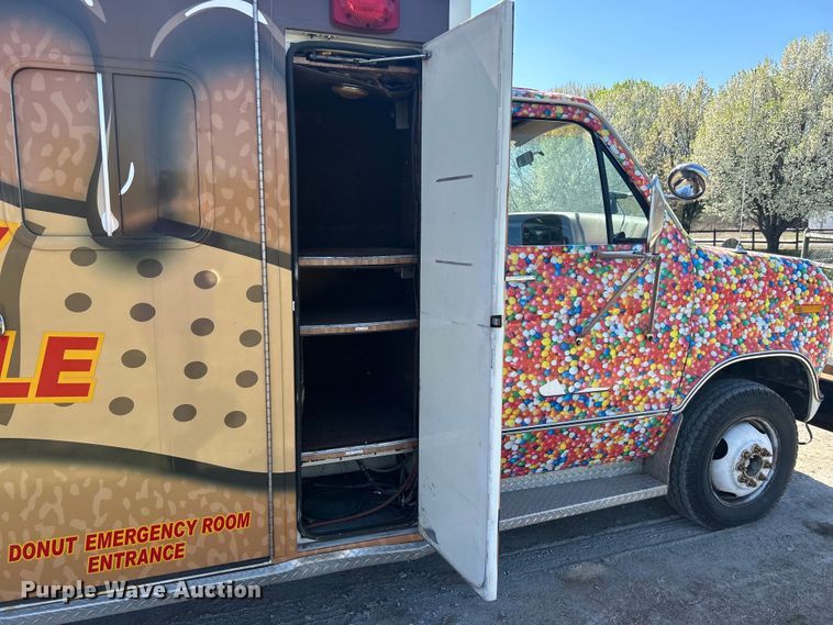 image for item NB9350 1984 Ford E350 delivery truck