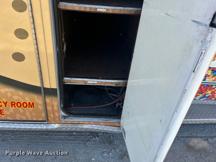 image for item NB9350 1984 Ford E350 delivery truck