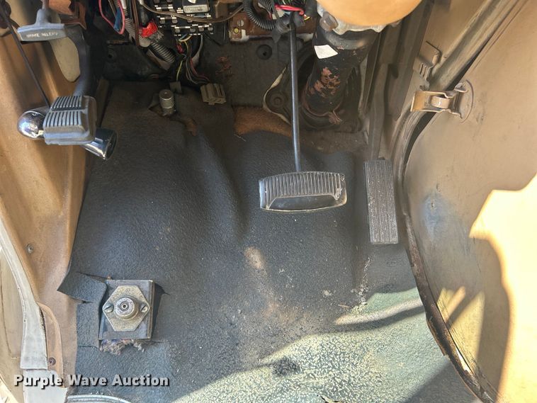 image for item NB9350 1984 Ford E350 delivery truck