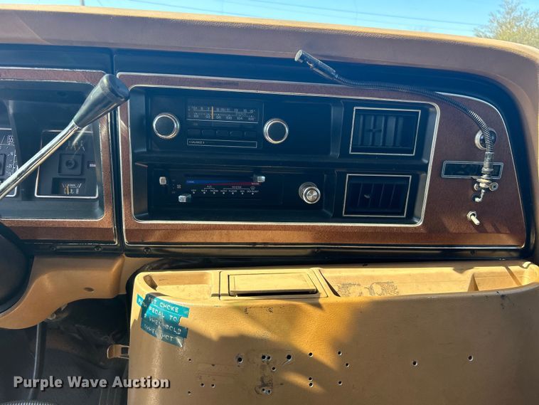 image for item NB9350 1984 Ford E350 delivery truck