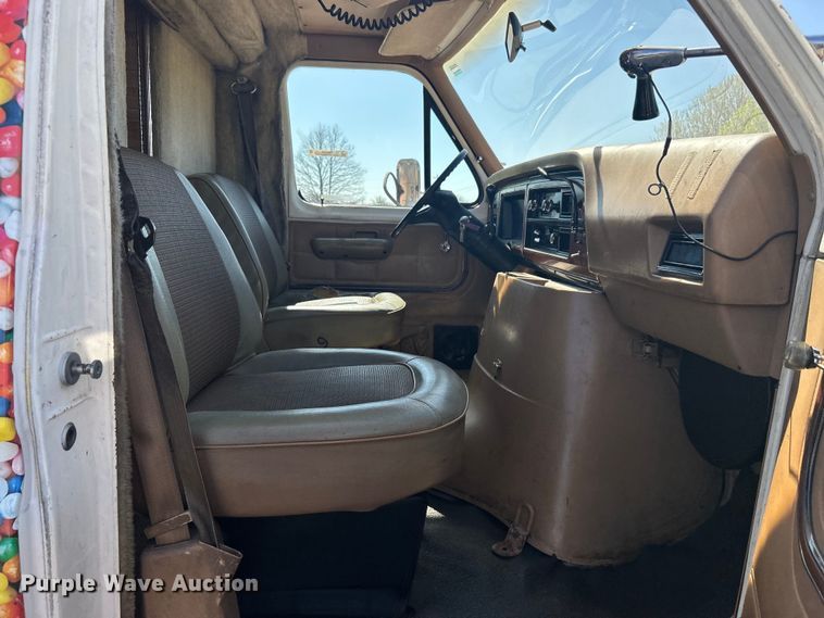 image for item NB9350 1984 Ford E350 delivery truck