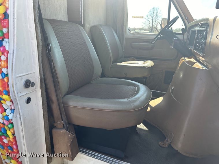 image for item NB9350 1984 Ford E350 delivery truck