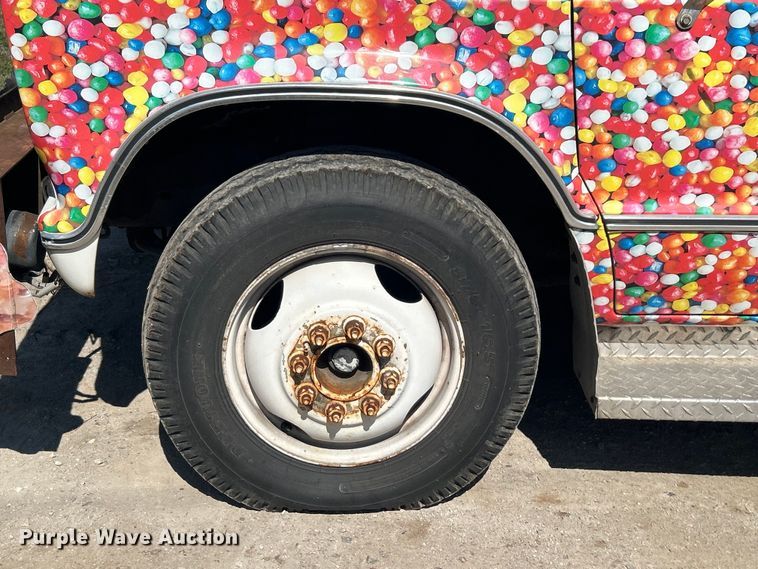 image for item NB9350 1984 Ford E350 delivery truck