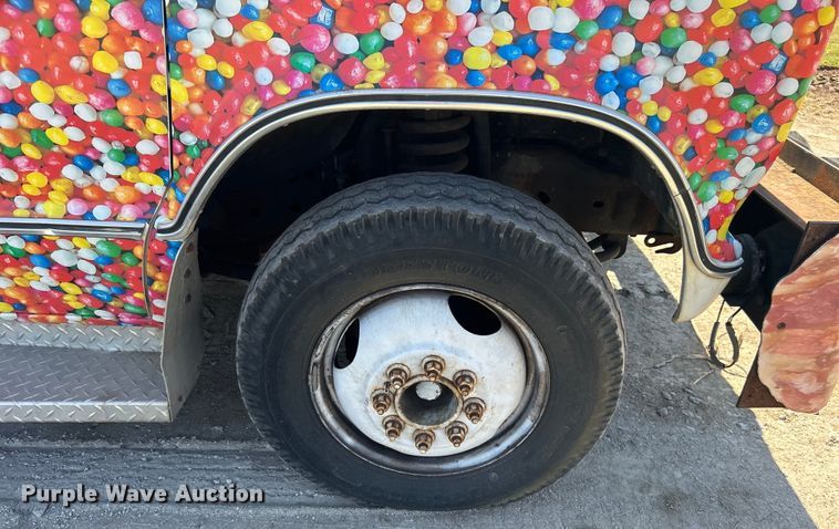 image for item NB9350 1984 Ford E350 delivery truck