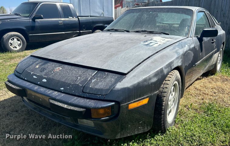 image for item NB9351 1987 Porsche 944 