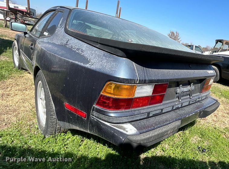 image for item NB9351 1987 Porsche 944 
