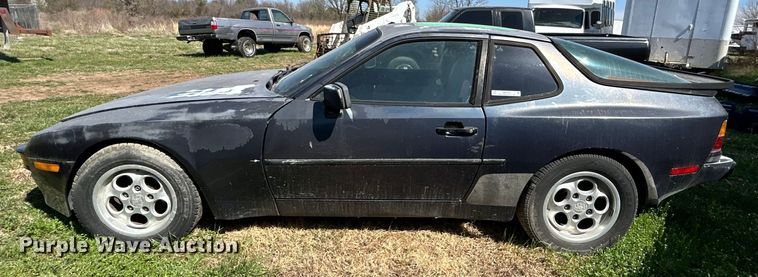 image for item NB9351 1987 Porsche 944 