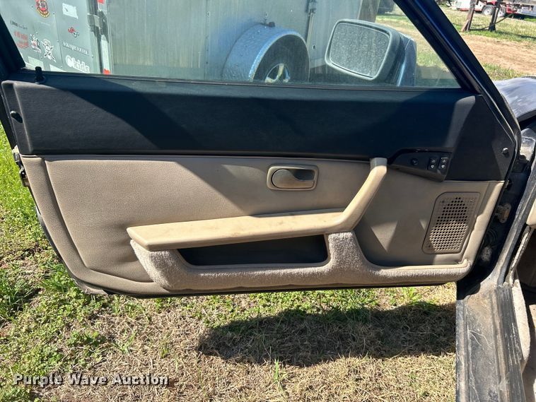 image for item NB9351 1987 Porsche 944 