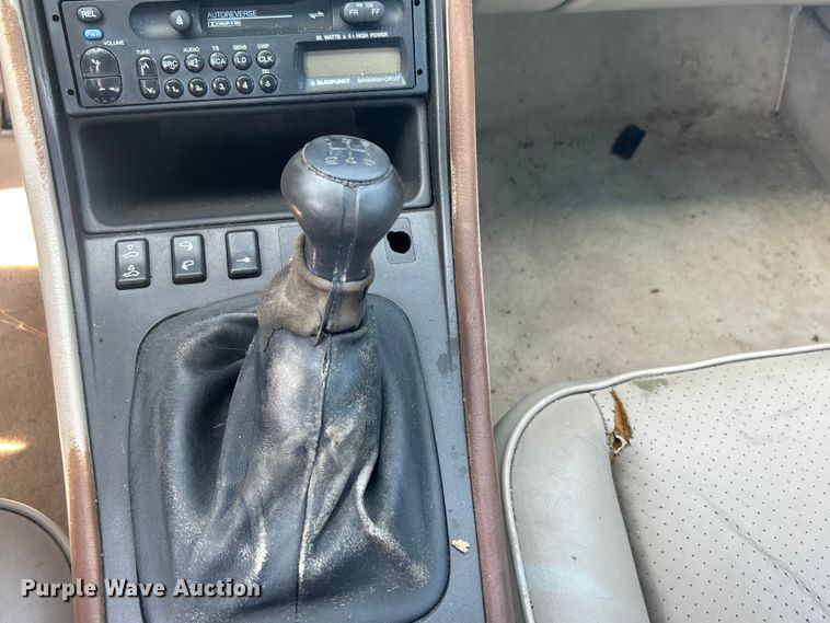 image for item NB9351 1987 Porsche 944 