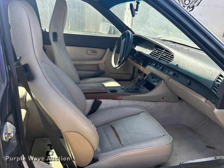 image for item NB9351 1987 Porsche 944 