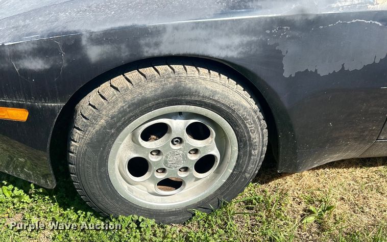 image for item NB9351 1987 Porsche 944 