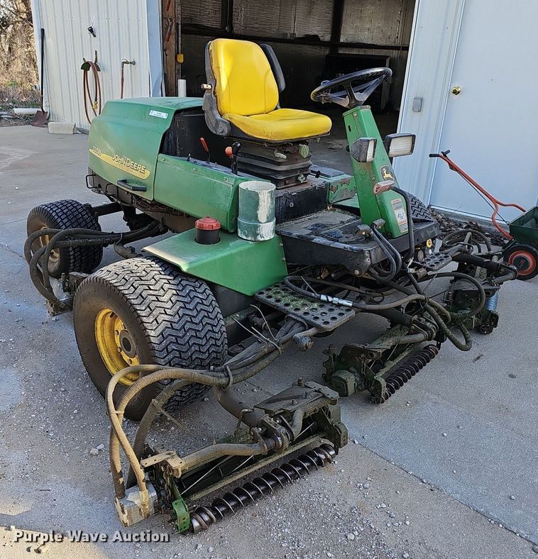 image for item NE9539 John Deere  3215B reel mower