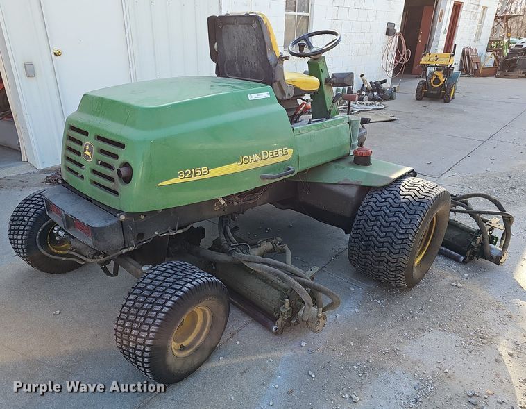 image for item NE9539 John Deere  3215B reel mower