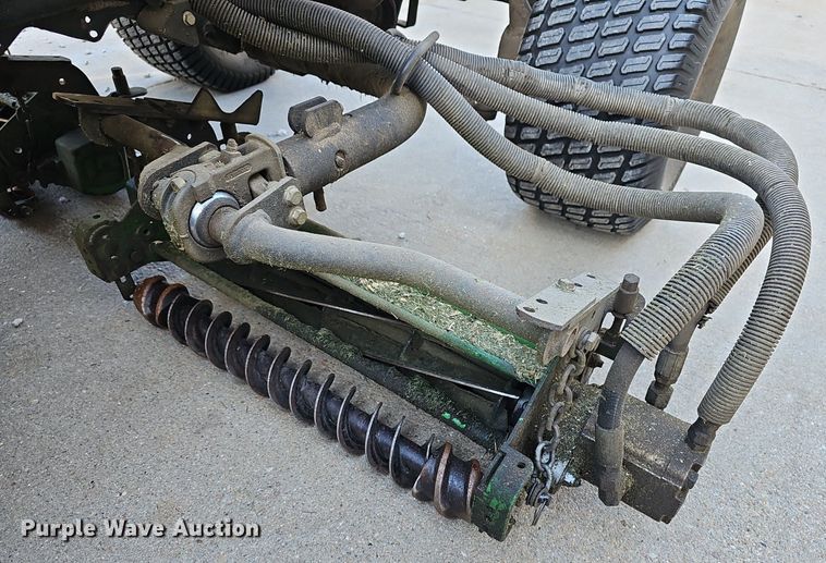 image for item NE9539 John Deere  3215B reel mower