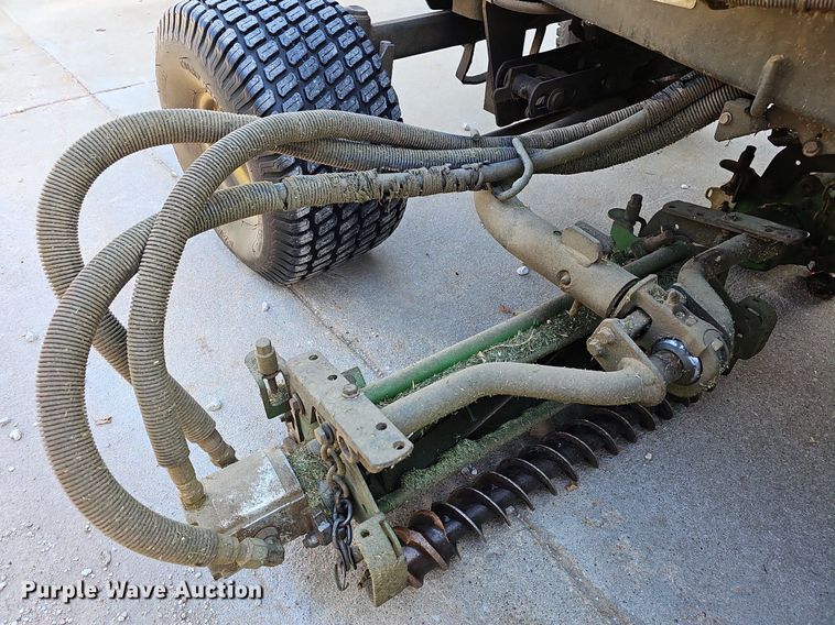 image for item NE9539 John Deere  3215B reel mower