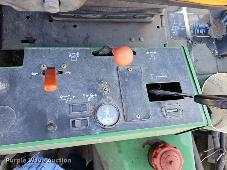 image for item NE9539 John Deere  3215B reel mower